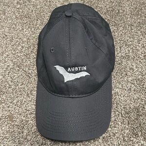 NWOT Austin Bat Gray Unisex Baseball Hat